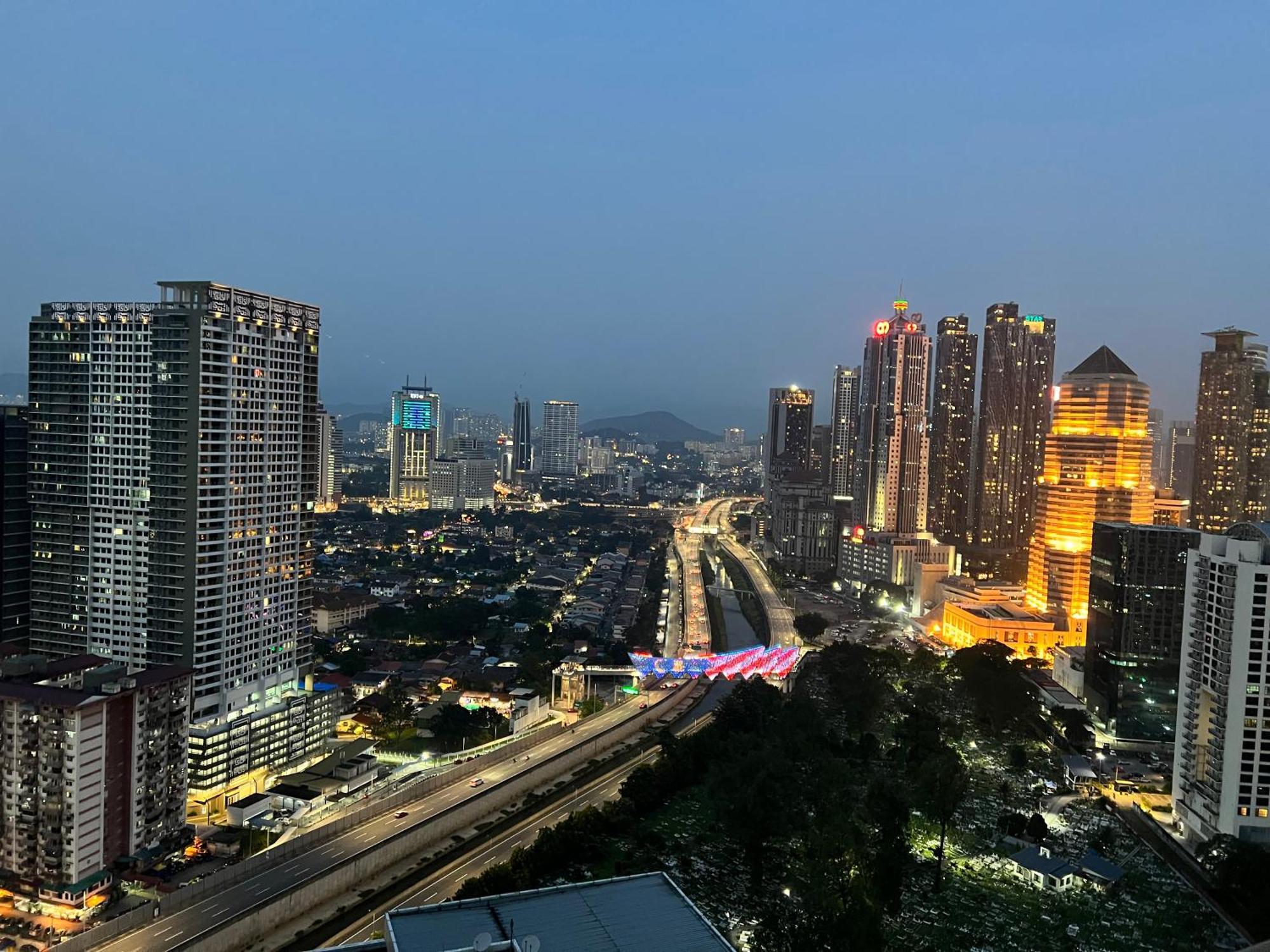 Summer Suites Klcc By Whollmark クアラルンプール エクステリア 写真